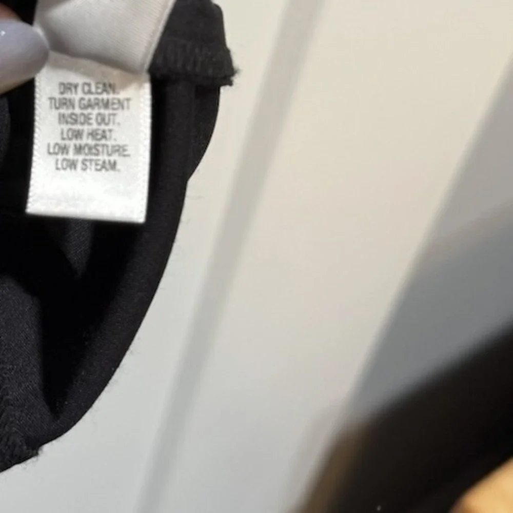St. John Black Pants Ankle‎ 28